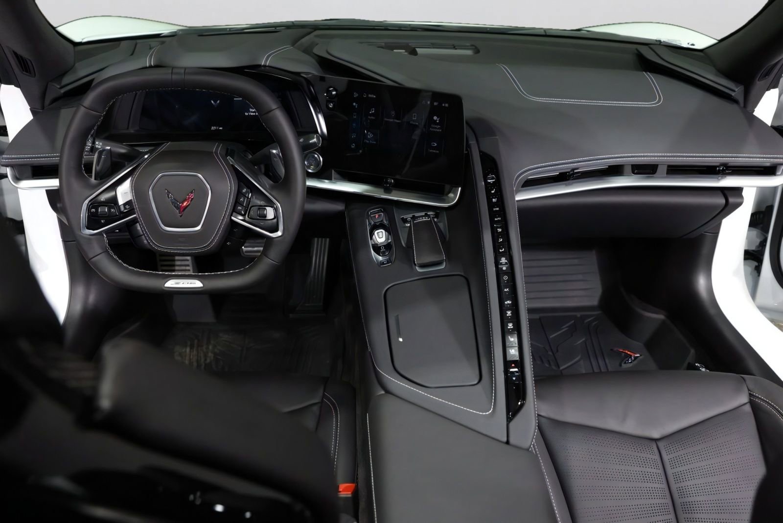 Used 2025 Chevrolet Corvette Z06 RWD image 5