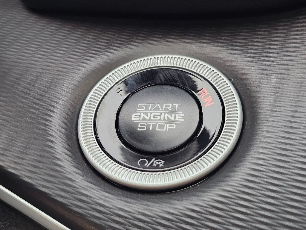 New 2025 Jeep Grand Cherokee Altitude AWD/4WD image 21