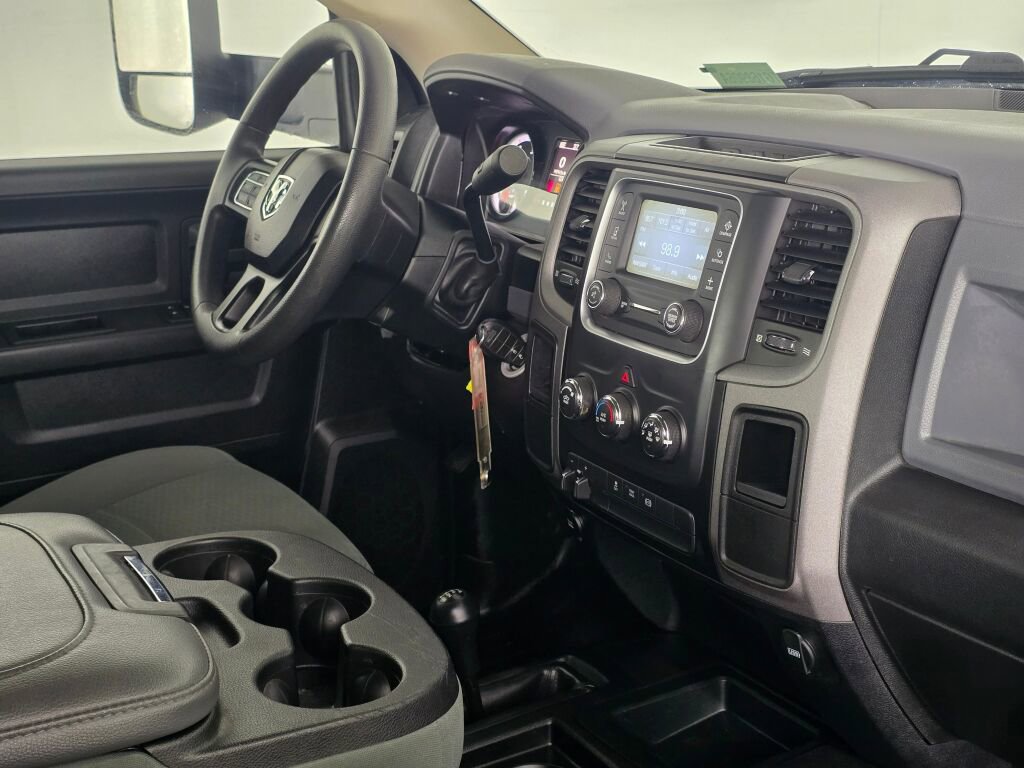 Used 2018 RAM 3500 Tradesman w/ Chrome Appearance Group image 40