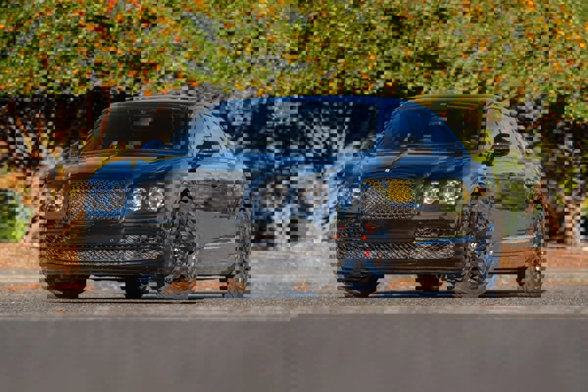 Used 2015 Bentley Flying Spur V8 image 1