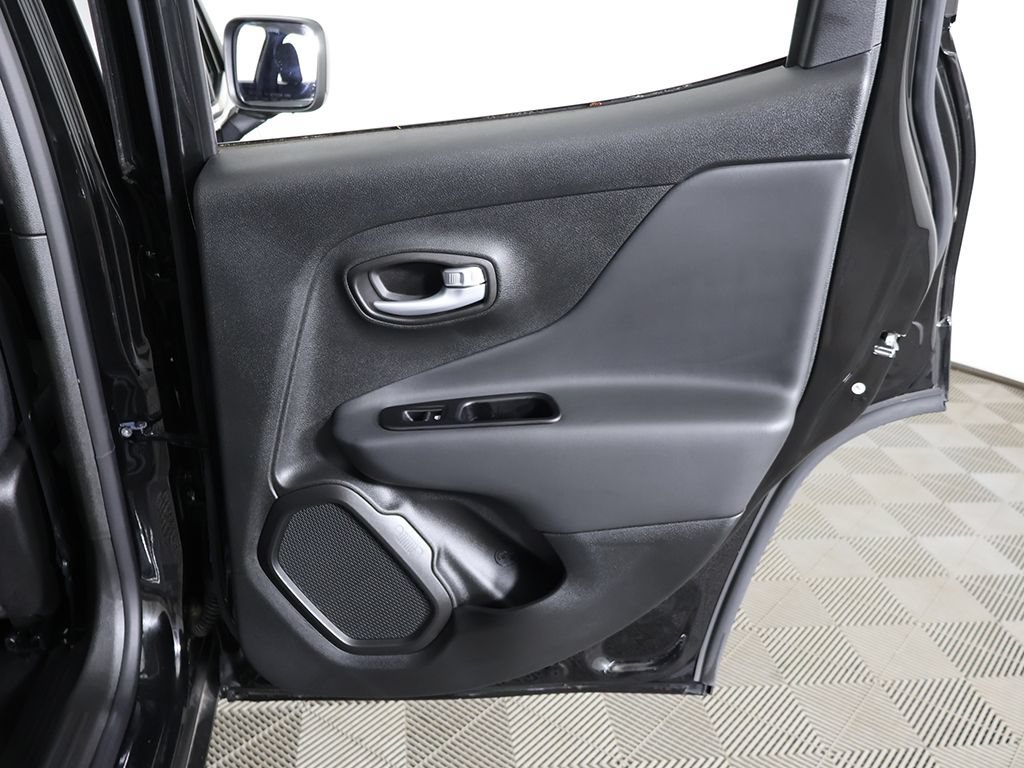 Used 2023 Jeep Renegade Latitude AWD/4WD image 24