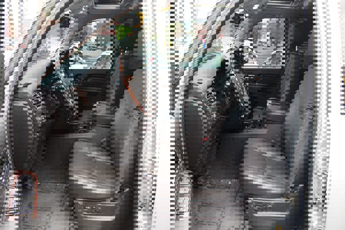 Used 2014 GMC Yukon XL Denali image 19