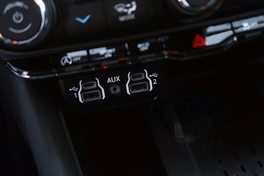 Used 2025 Dodge Durango GT image 24