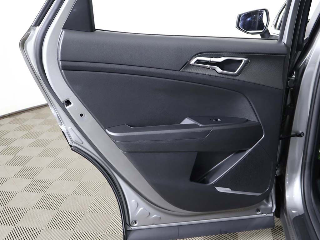 Used 2023 Kia Sportage LX AWD/4WD image 23