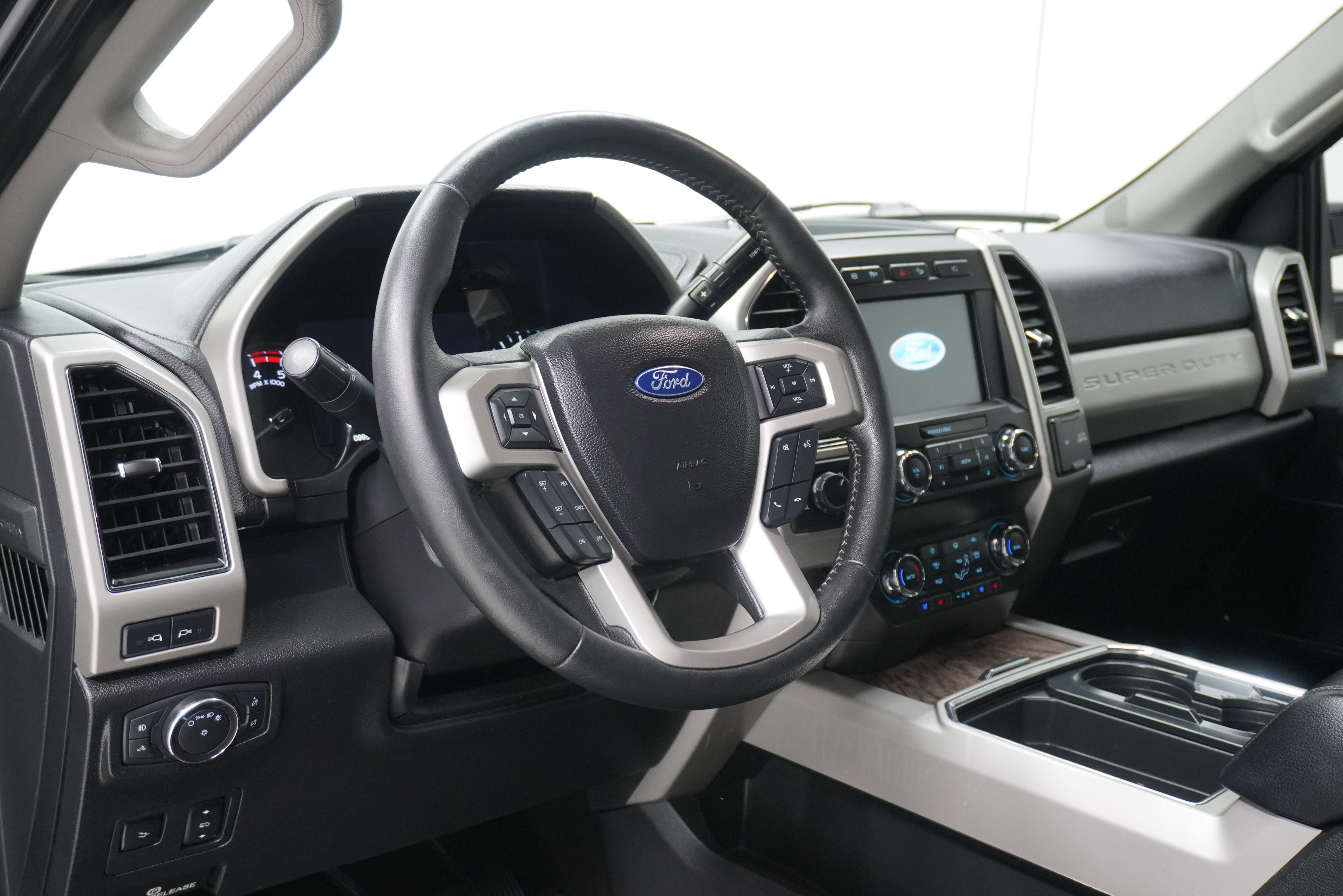 Used 2019 Ford F250 Lariat w/ Lariat Ultimate Package AWD/4WD image 9
