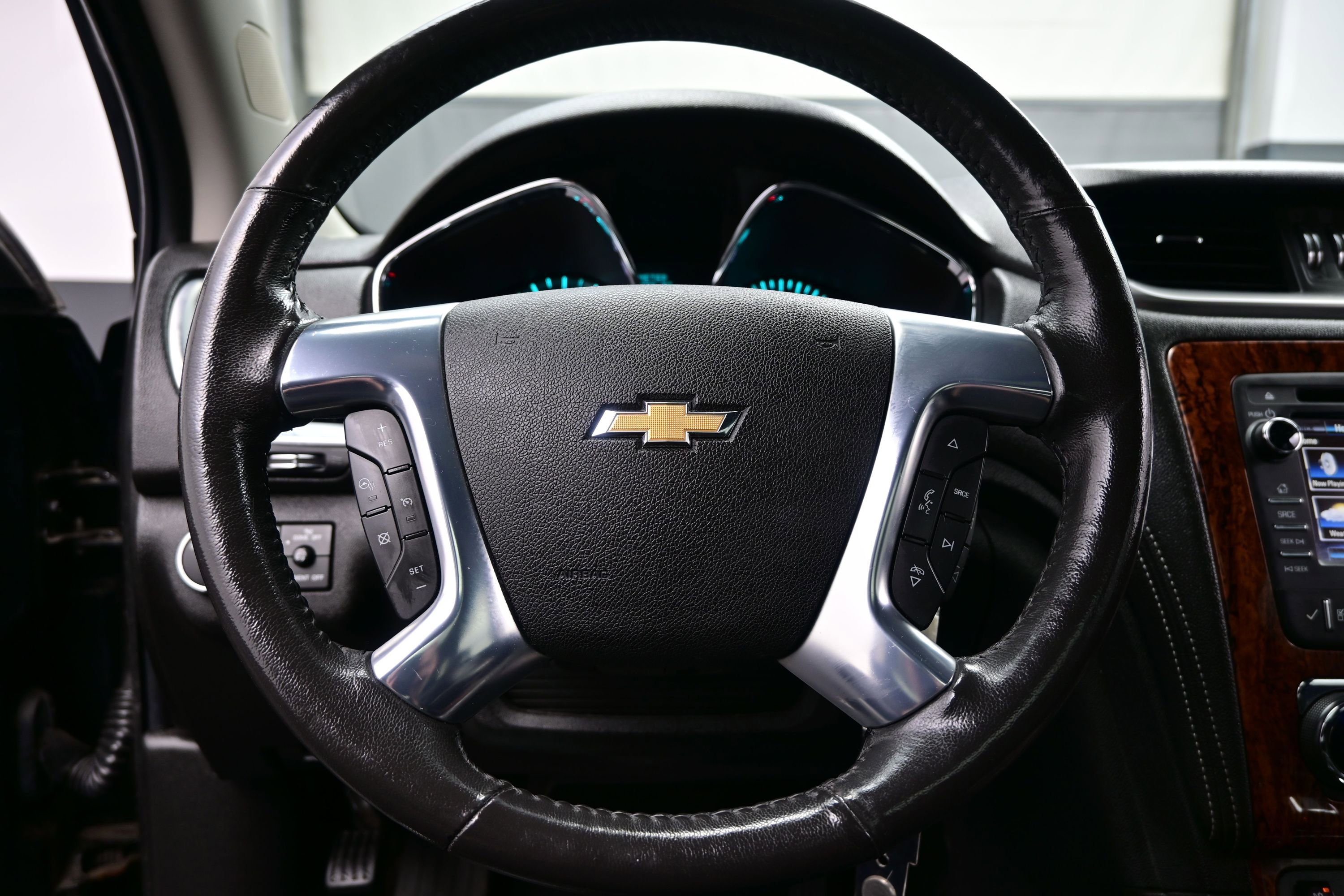 Used 2014 Chevrolet Traverse LTZ AWD/4WD image 23