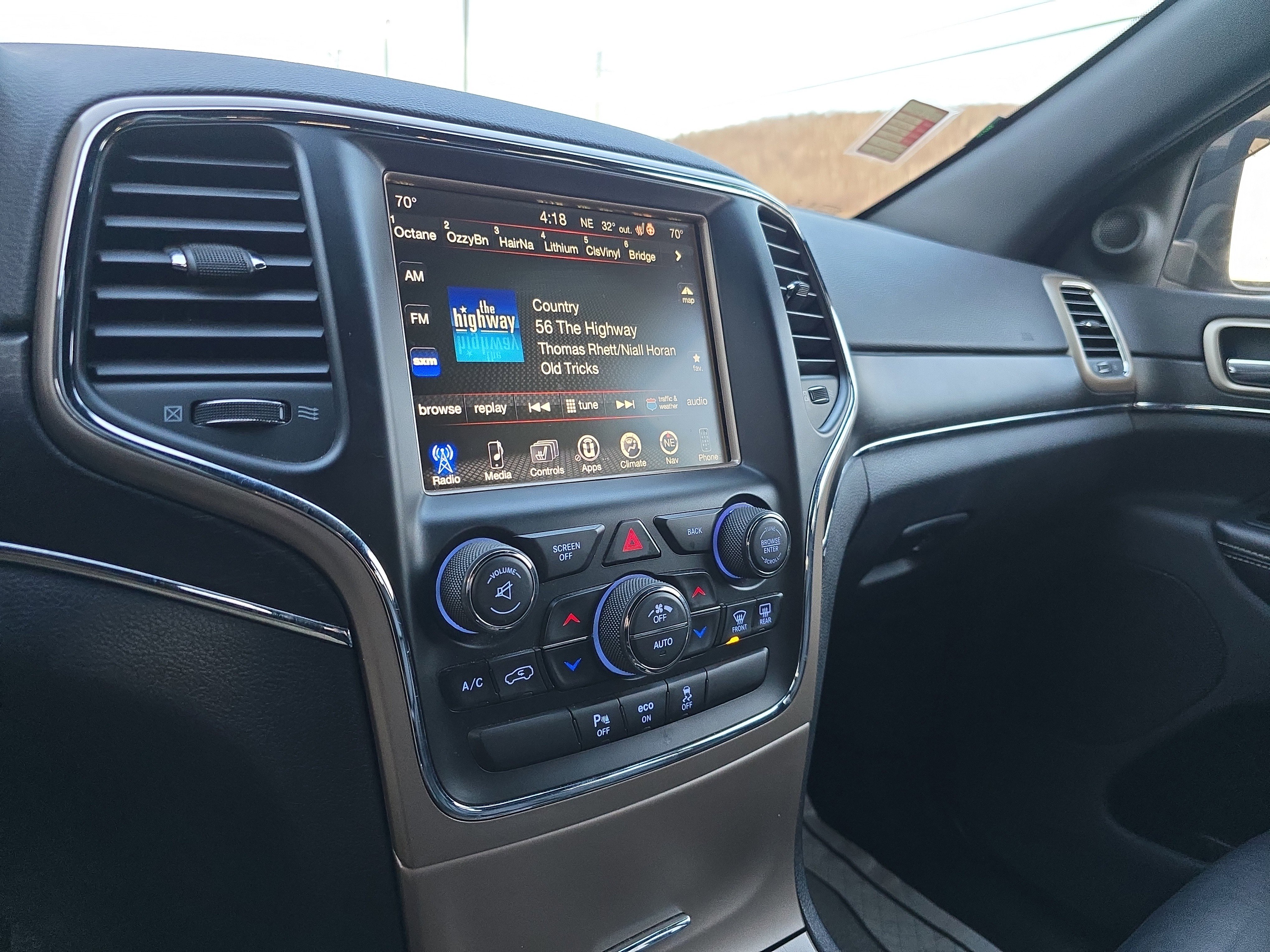 Used 2015 Jeep Grand Cherokee Limited image 25