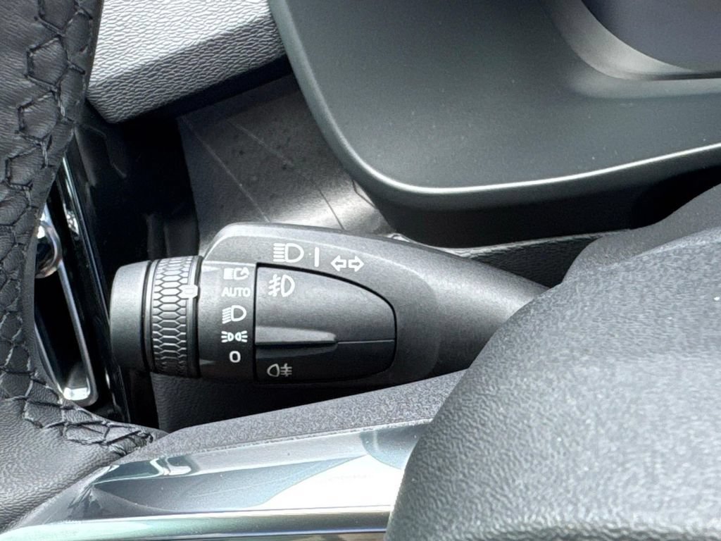 Certified 2023 Volvo XC40 Recharge Ultimate w/ Protection Package Premier AWD/4WD image 16