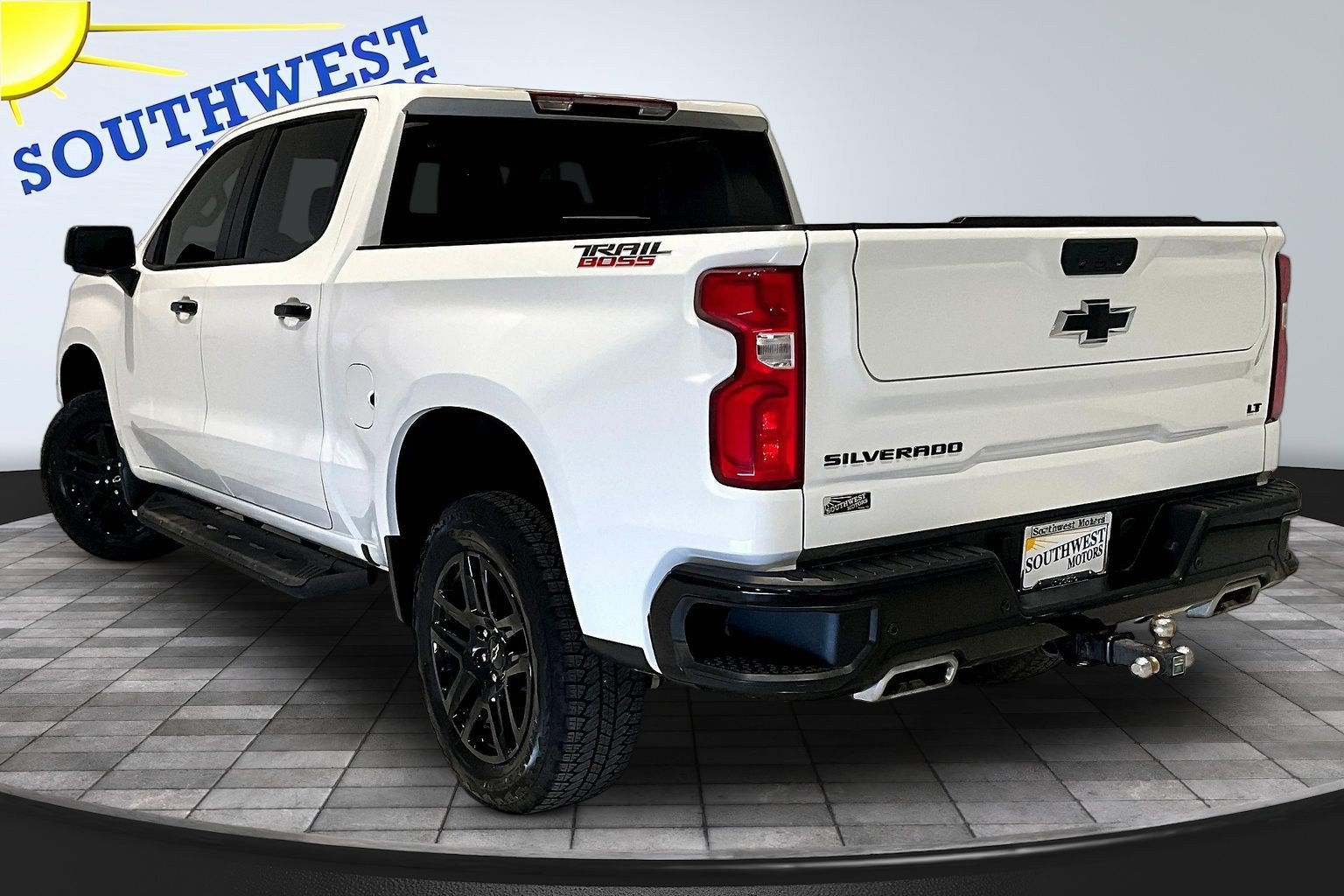 Used 2026 Chevrolet Silverado 1500 LT Trail Boss w/ LT Trail Boss Premium Package AWD/4WD image 5