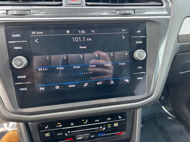 Used 2023 Volkswagen Tiguan SE image 23