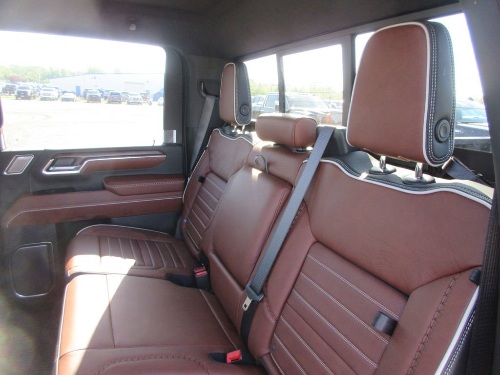 New 2026 GMC Sierra 3500 Denali Ultimate AWD/4WD image 14