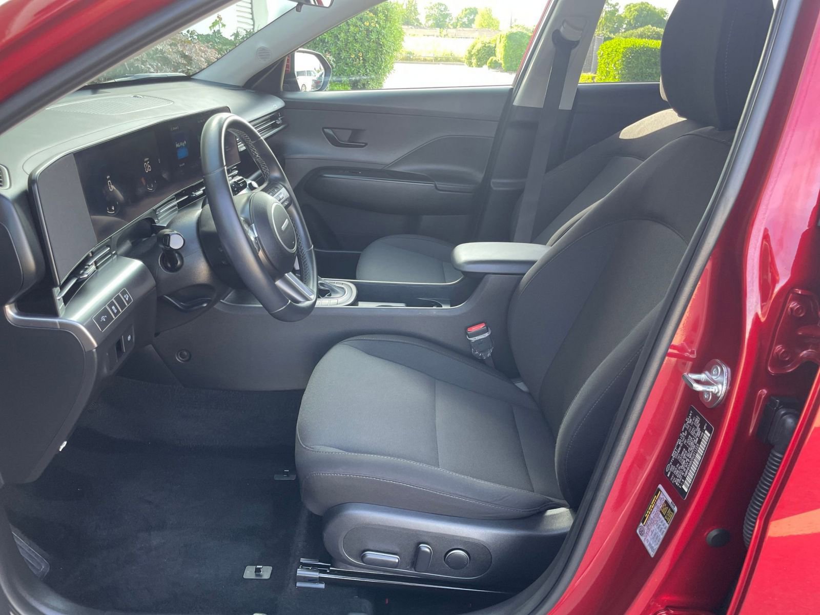 Used 2025 Hyundai Kona SEL FWD image 28