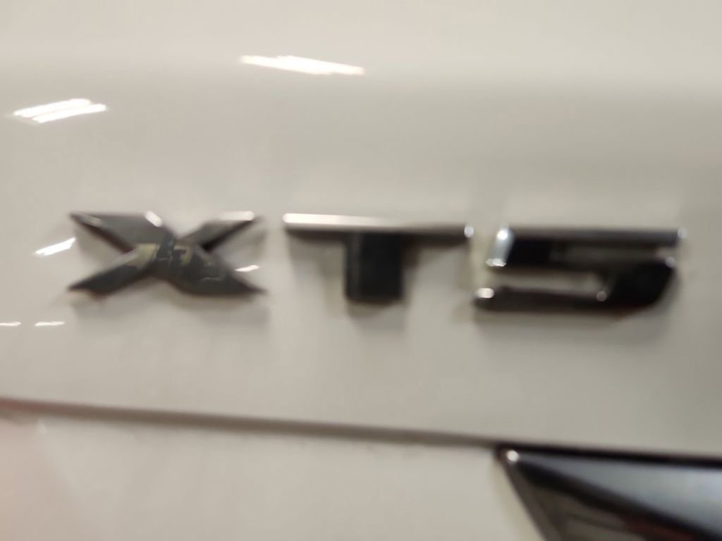 Used 2020 Cadillac XT5 Premium Luxury image 31