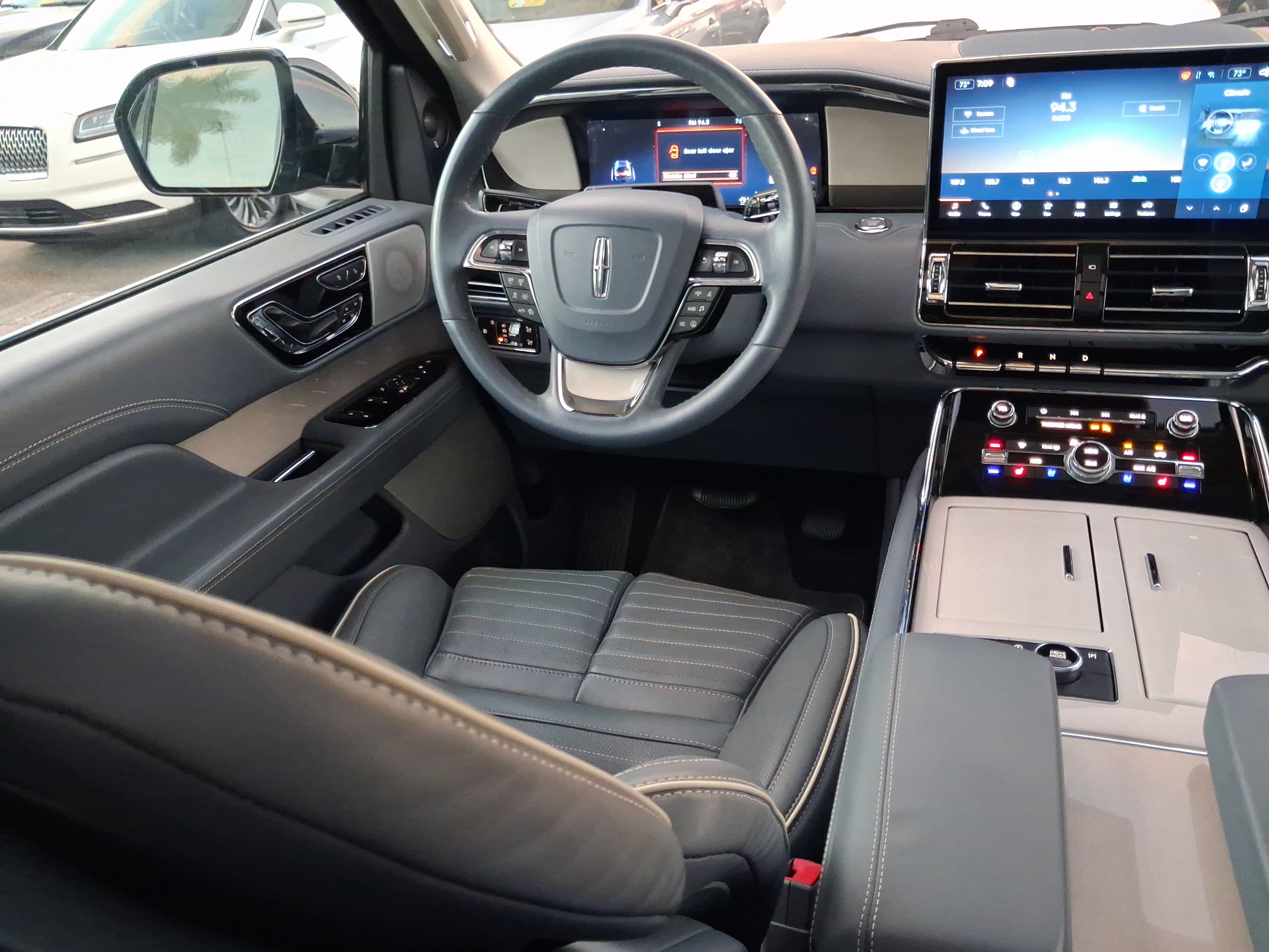 Certified 2022 Lincoln Navigator L Black Label AWD/4WD image 8
