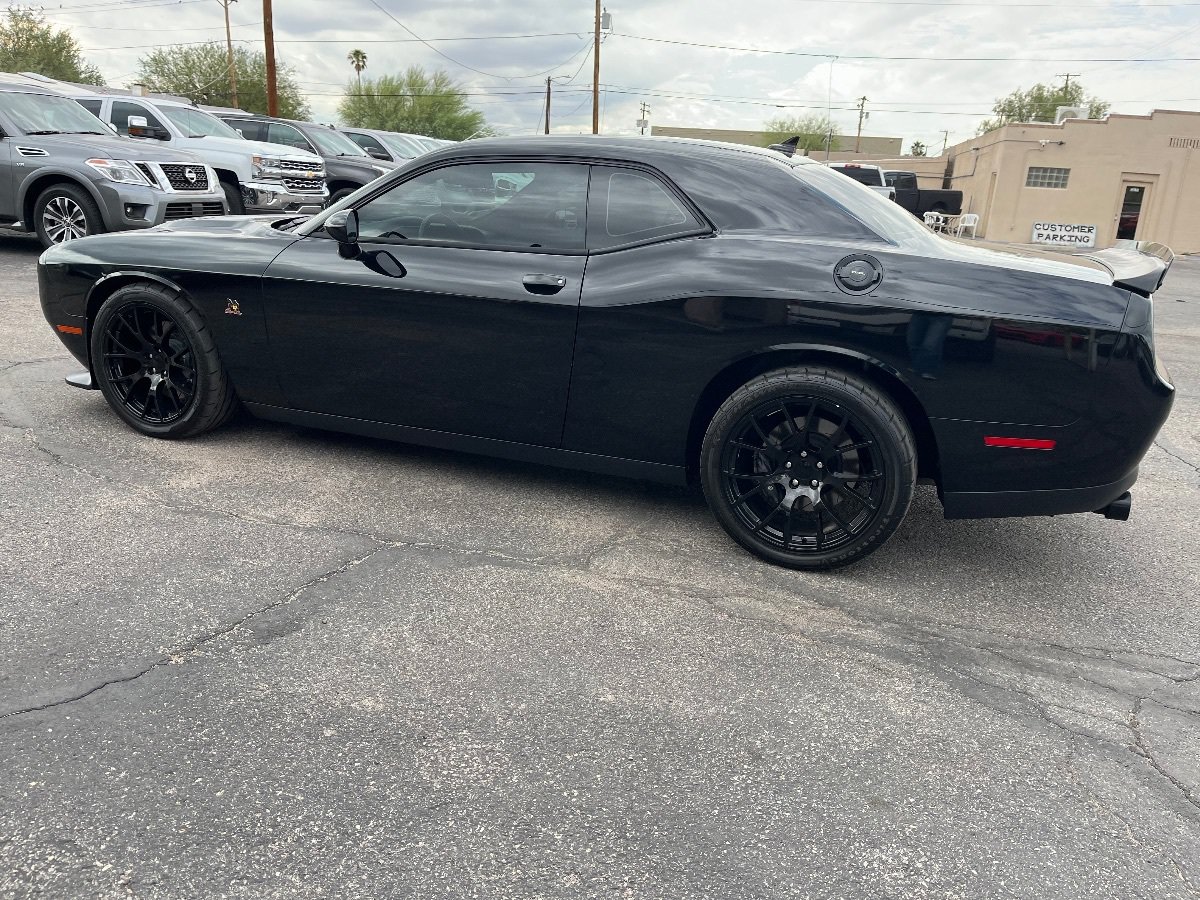 Used 2015 Dodge Challenger R/T Scat Pack w/ Leather Interior Group RWD image 8