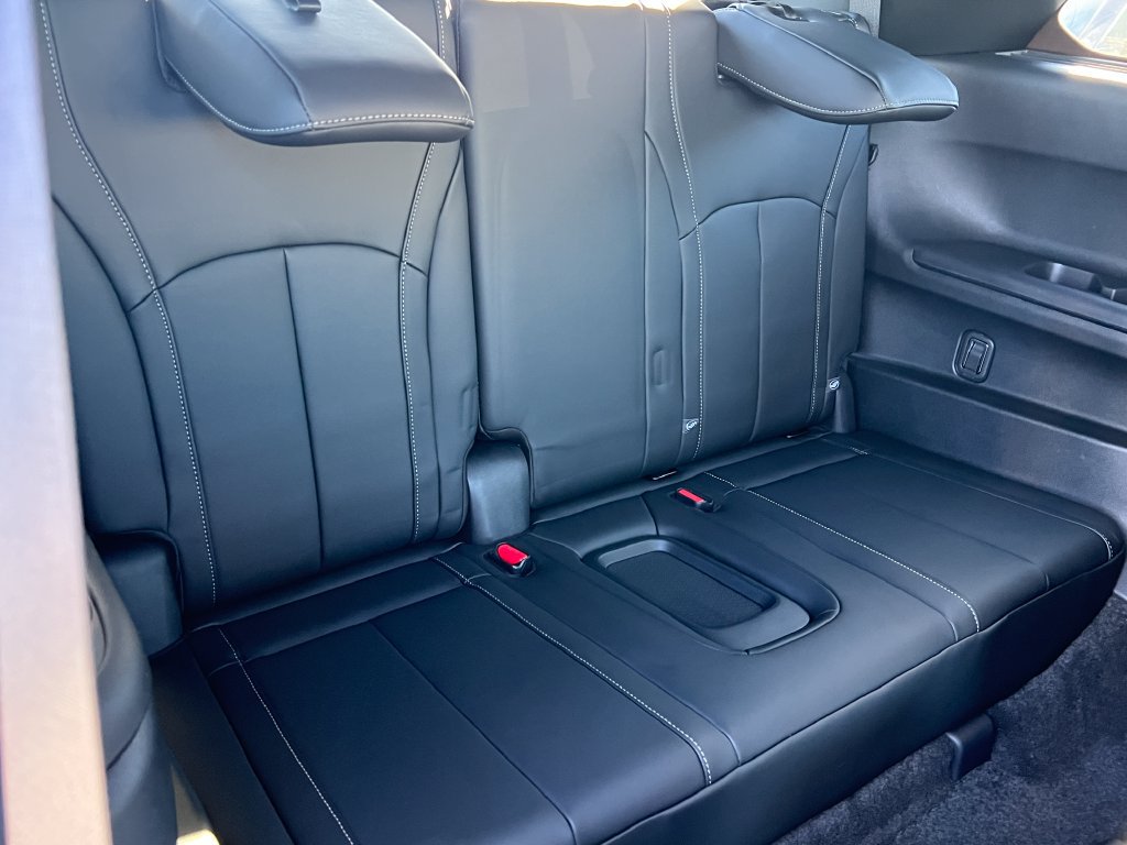 New 2027 INFINITI QX60 Luxe w/ Family Package FWD image 18