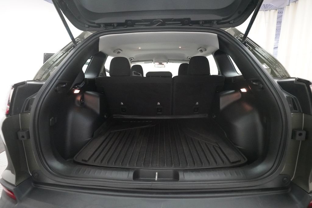 Used 2019 Jeep Cherokee Sport w/ Cold Weather Group image 10