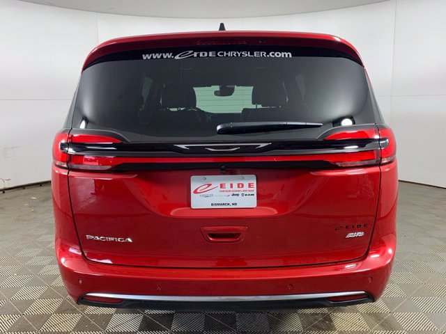 New 2027 Chrysler Pacifica Select w/ Family Tech Group AWD/4WD image 3