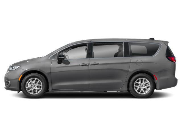 Used 2025 Chrysler Pacifica Select image 2