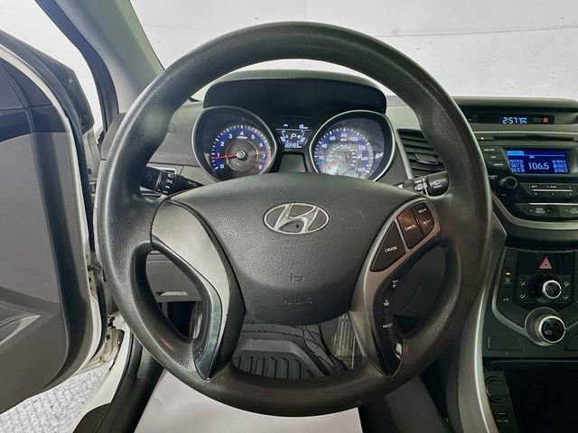 Used 2014 Hyundai Elantra SE image 12