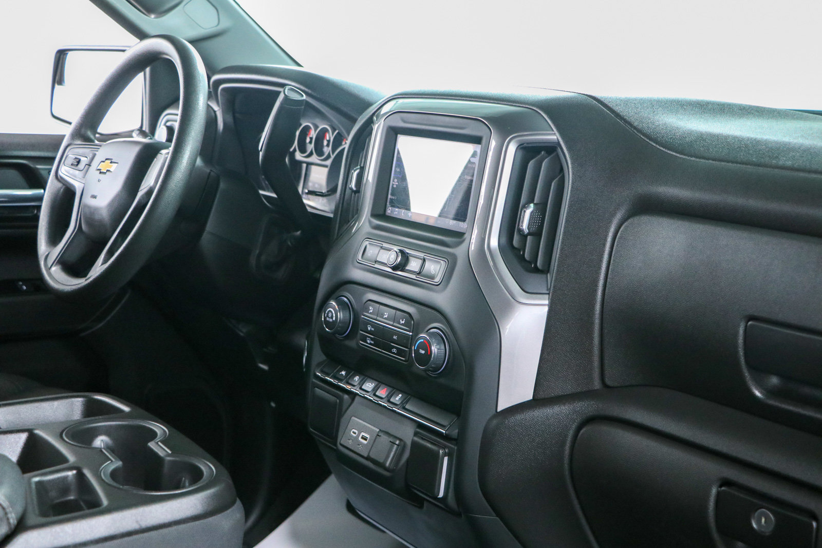 Used 2024 Chevrolet Silverado 1500 Custom AWD/4WD image 25