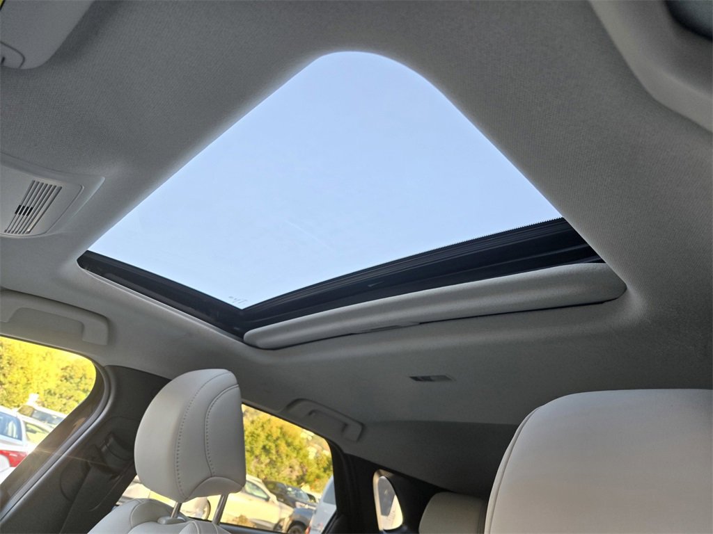 Used 2024 MAZDA CX-30 AWD 2.5 S w/ Premium Package image 18