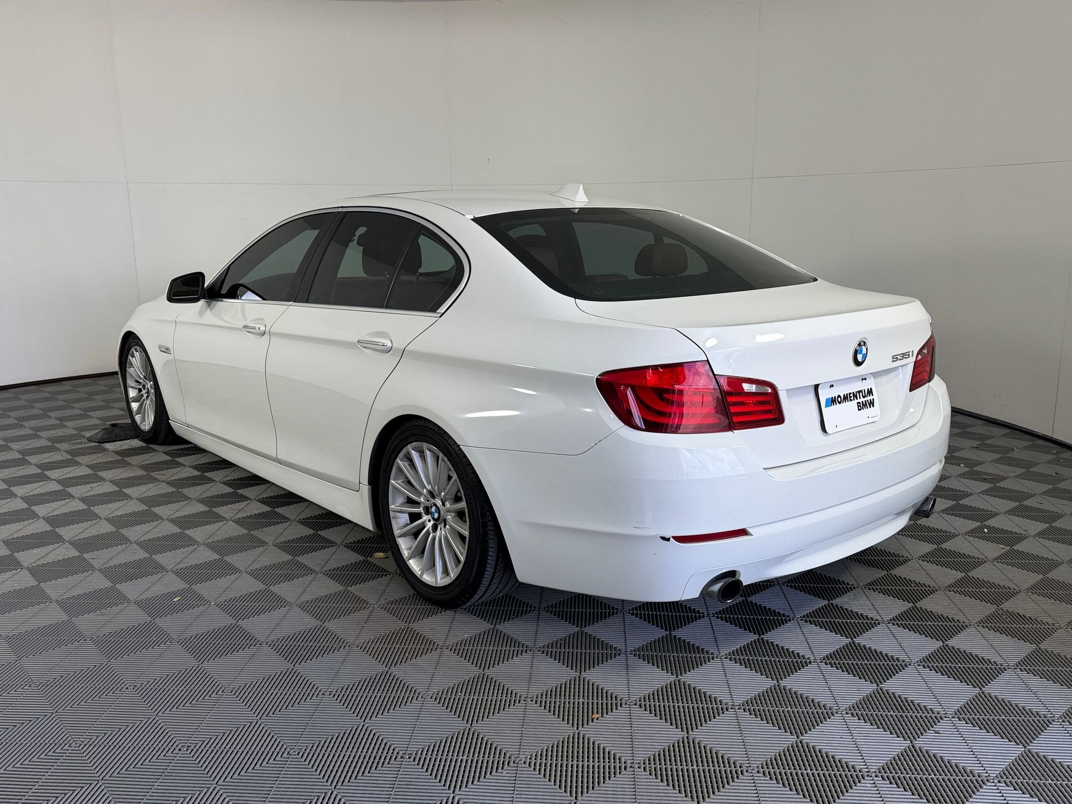 Used 2012 BMW 535i Sedan image 3