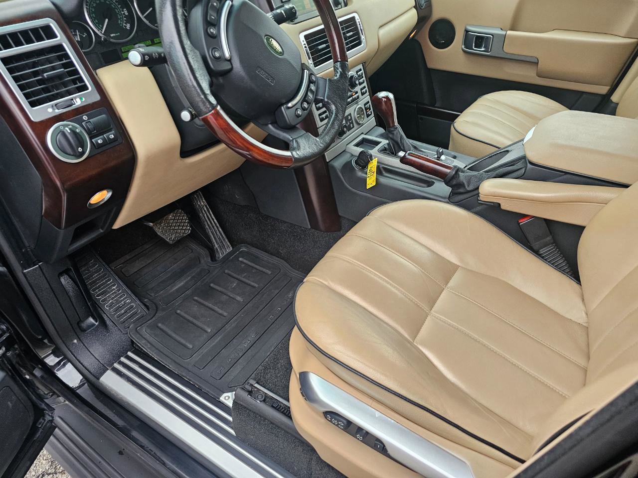 Used 2004 Land Rover Range Rover HSE AWD/4WD image 26