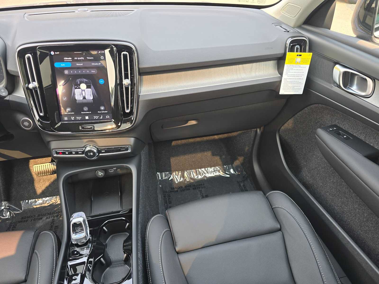 New 2026 Volvo XC40 B5 Plus w/ Protection Package Premier AWD/4WD image 18