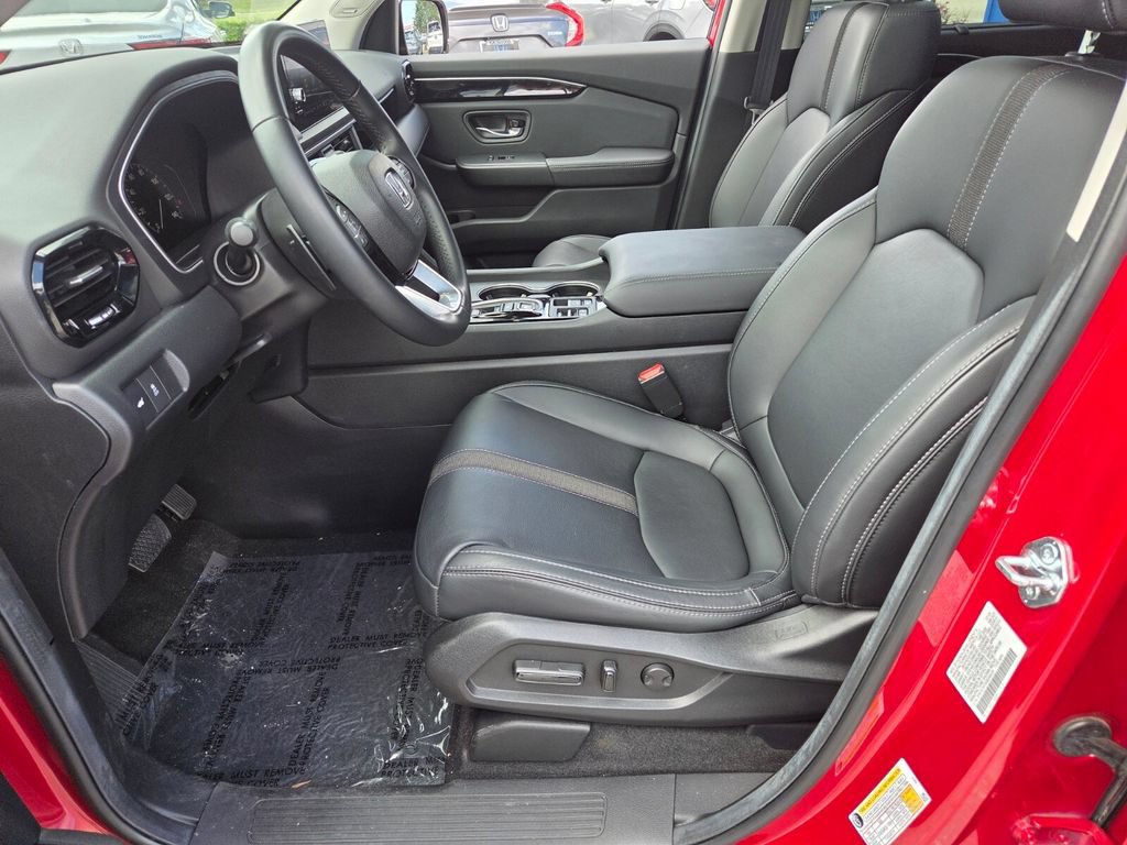 Certified 2025 Honda Pilot Touring image 9