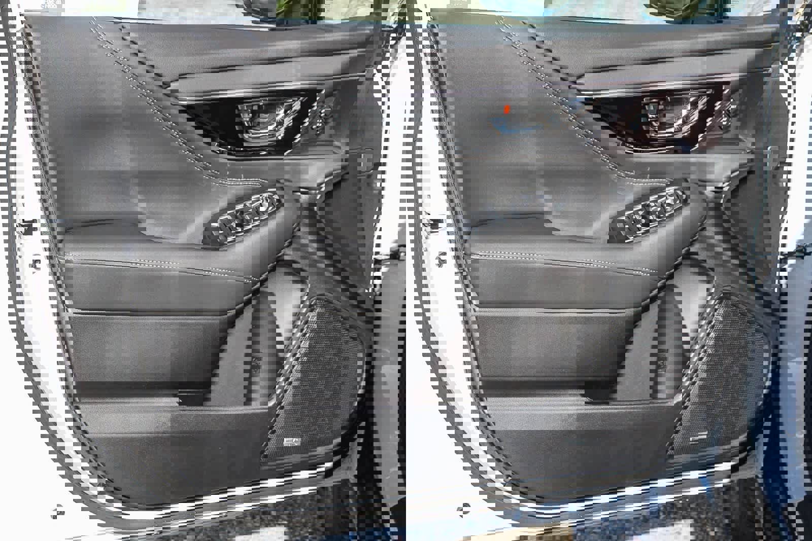 New 2025 Subaru Outback Touring XT image 18