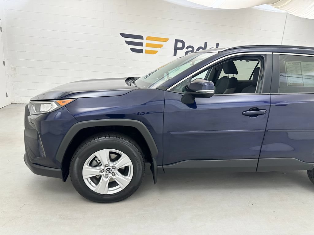 Used 2019 Toyota RAV4 XLE AWD/4WD image 4