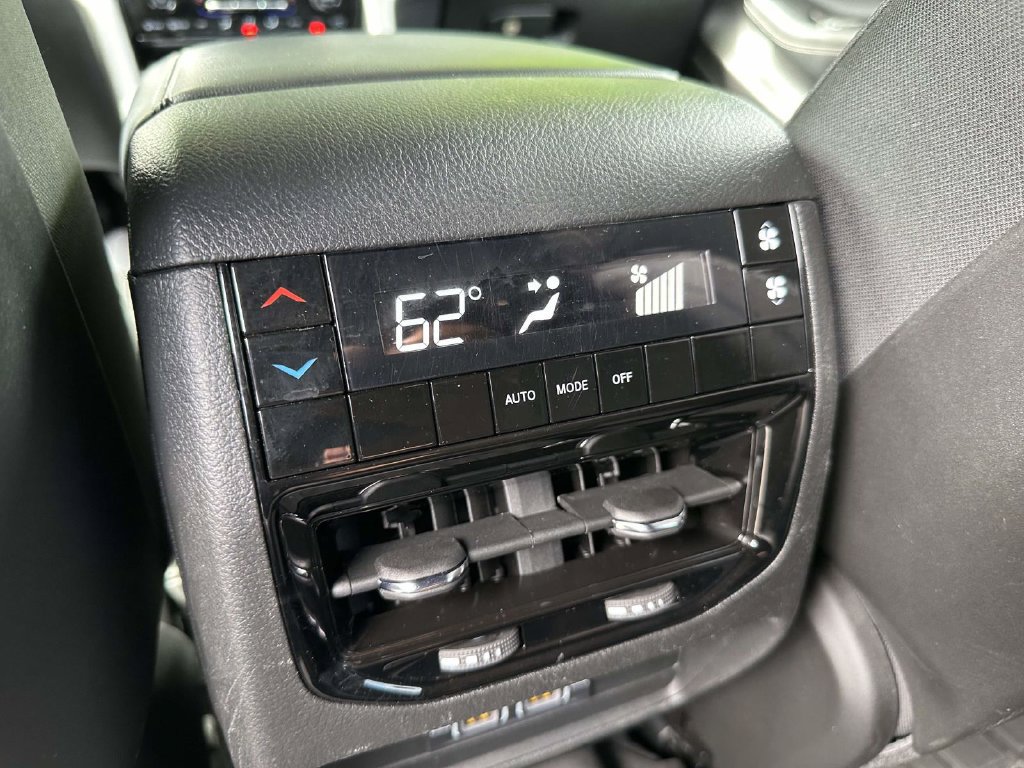 Used 2025 Jeep Grand Cherokee L Laredo AWD/4WD image 12