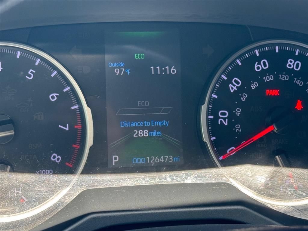 Used 2020 Toyota RAV4 LE FWD image 18
