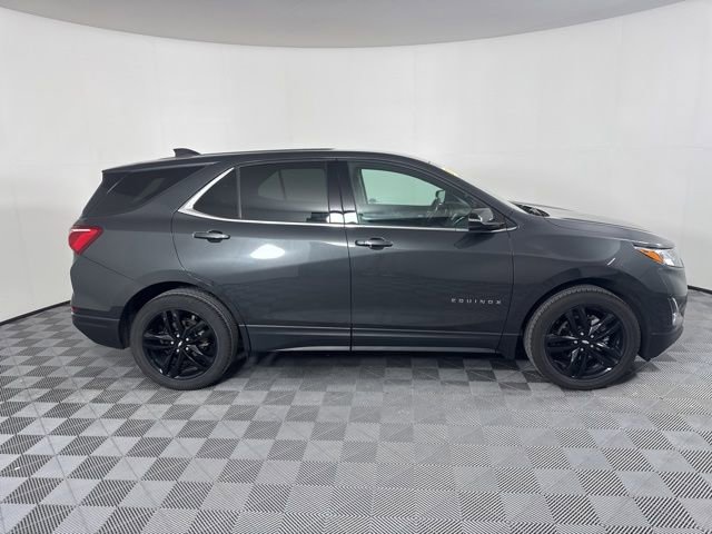 Used 2020 Chevrolet Equinox LT w/ Sport Edition image 2