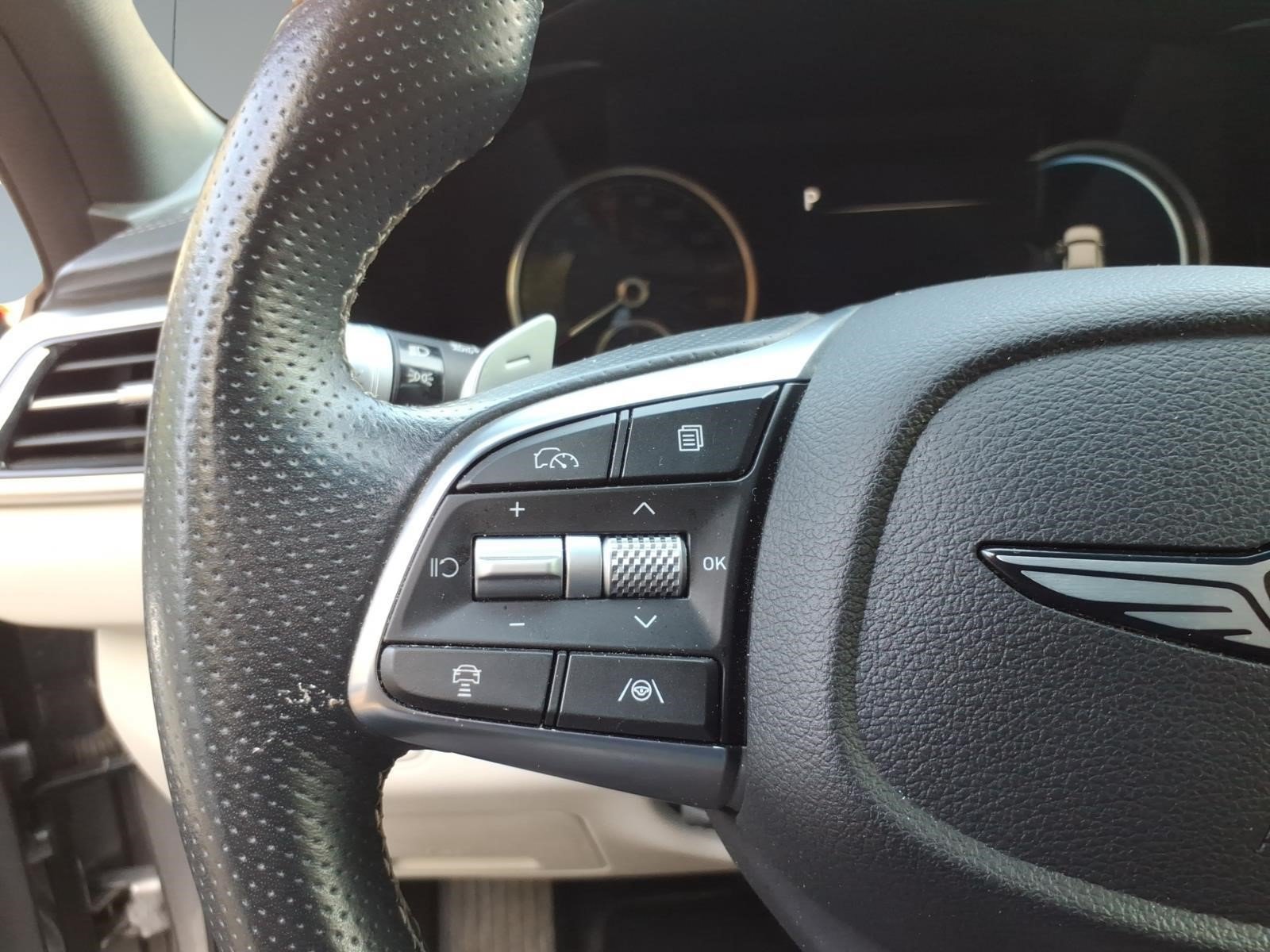 Used 2025 Genesis G70 2.5T AWD/4WD image 14