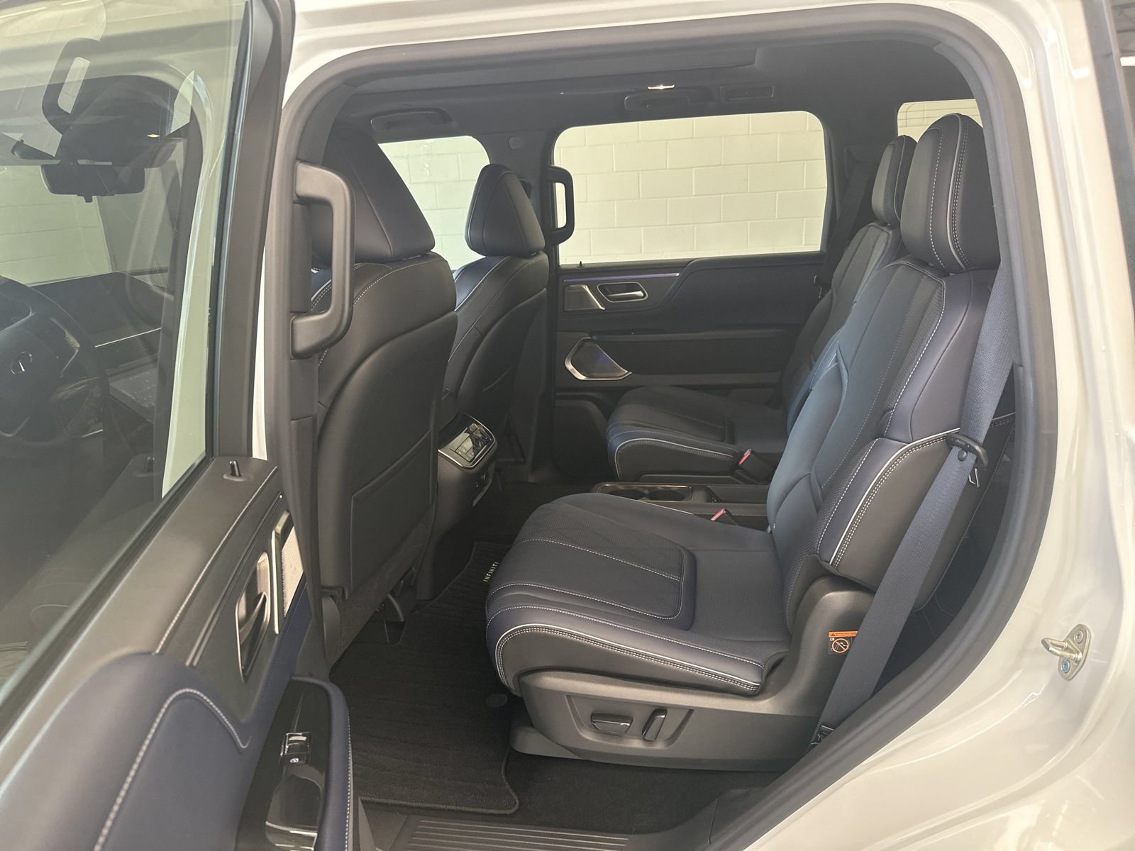 New 2026 INFINITI QX80 4WD image 12