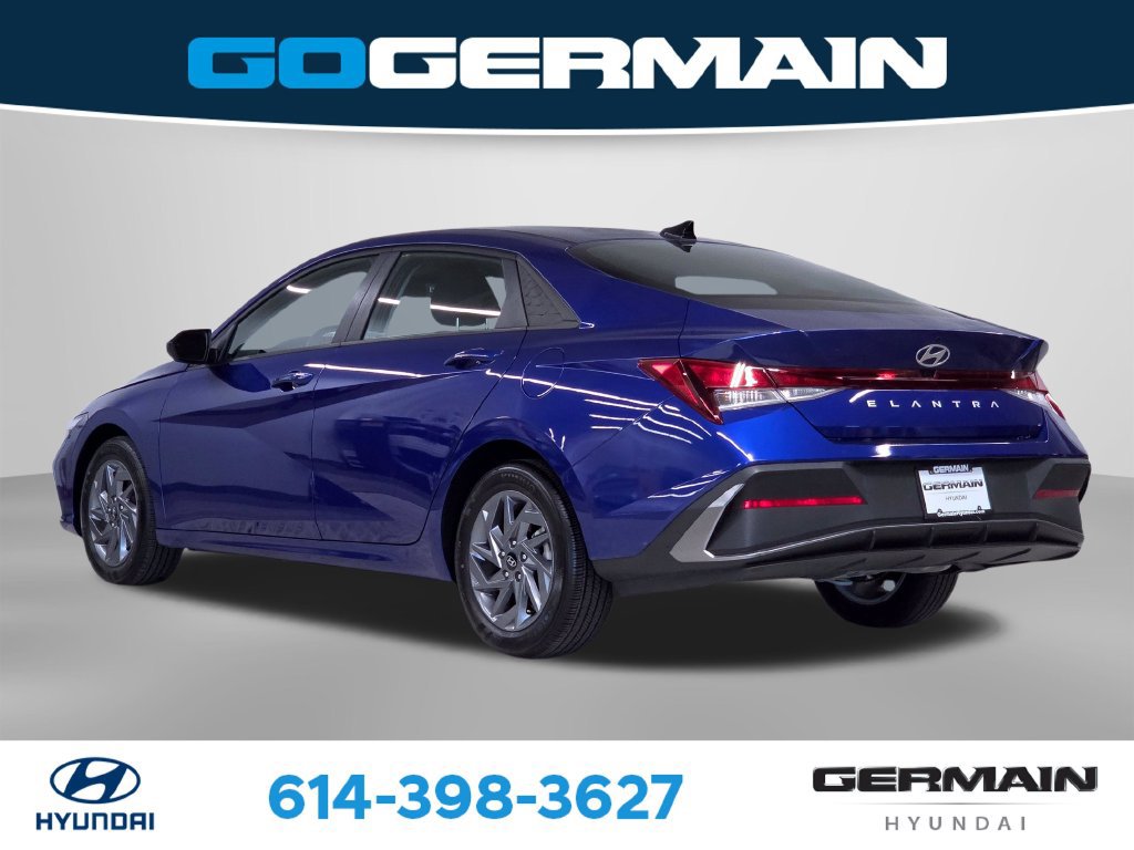 Used 2024 Hyundai Elantra SEL FWD image 10
