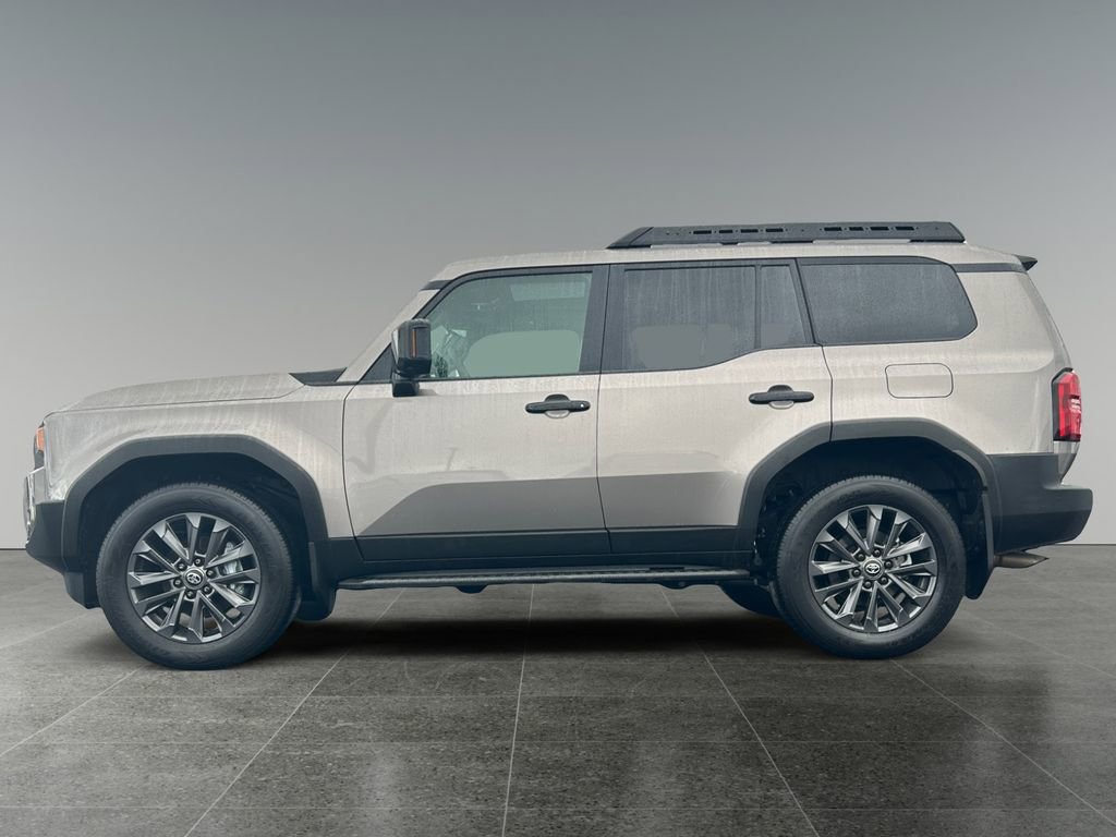 Used 2025 Toyota Land Cruiser PREMIUM image 4