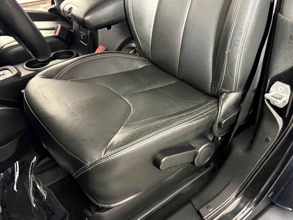 Used 2015 Jeep Wrangler Sahara w/ Connectivity Group AWD/4WD image 18