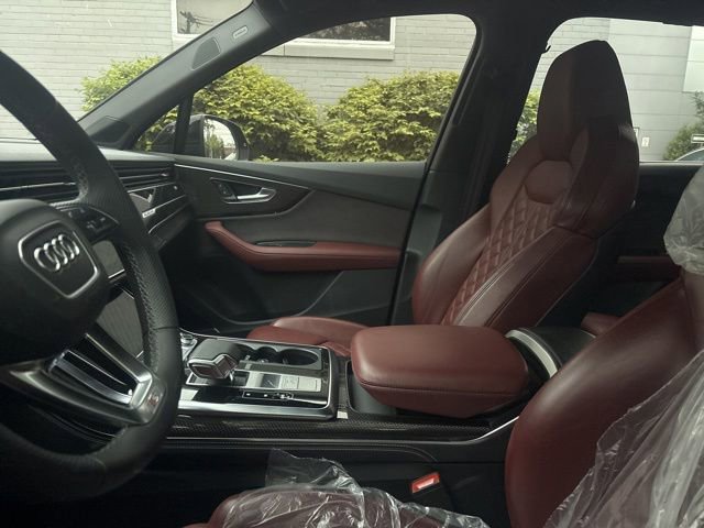 Used 2023 Audi SQ7 Premium Plus w/ Executive Package AWD/4WD image 4