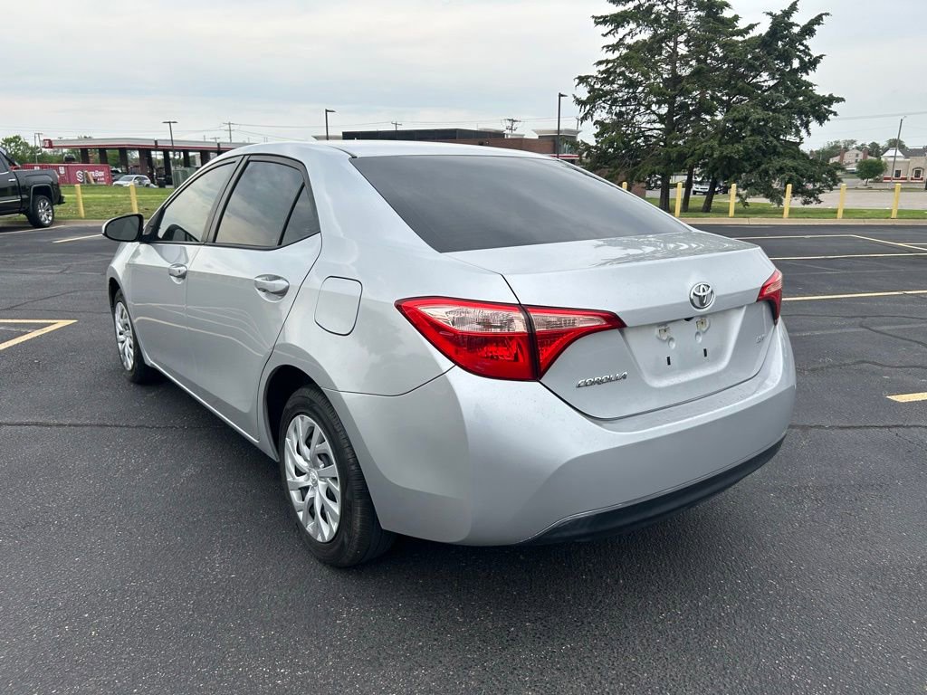 Used 2018 Toyota Corolla LE FWD image 5