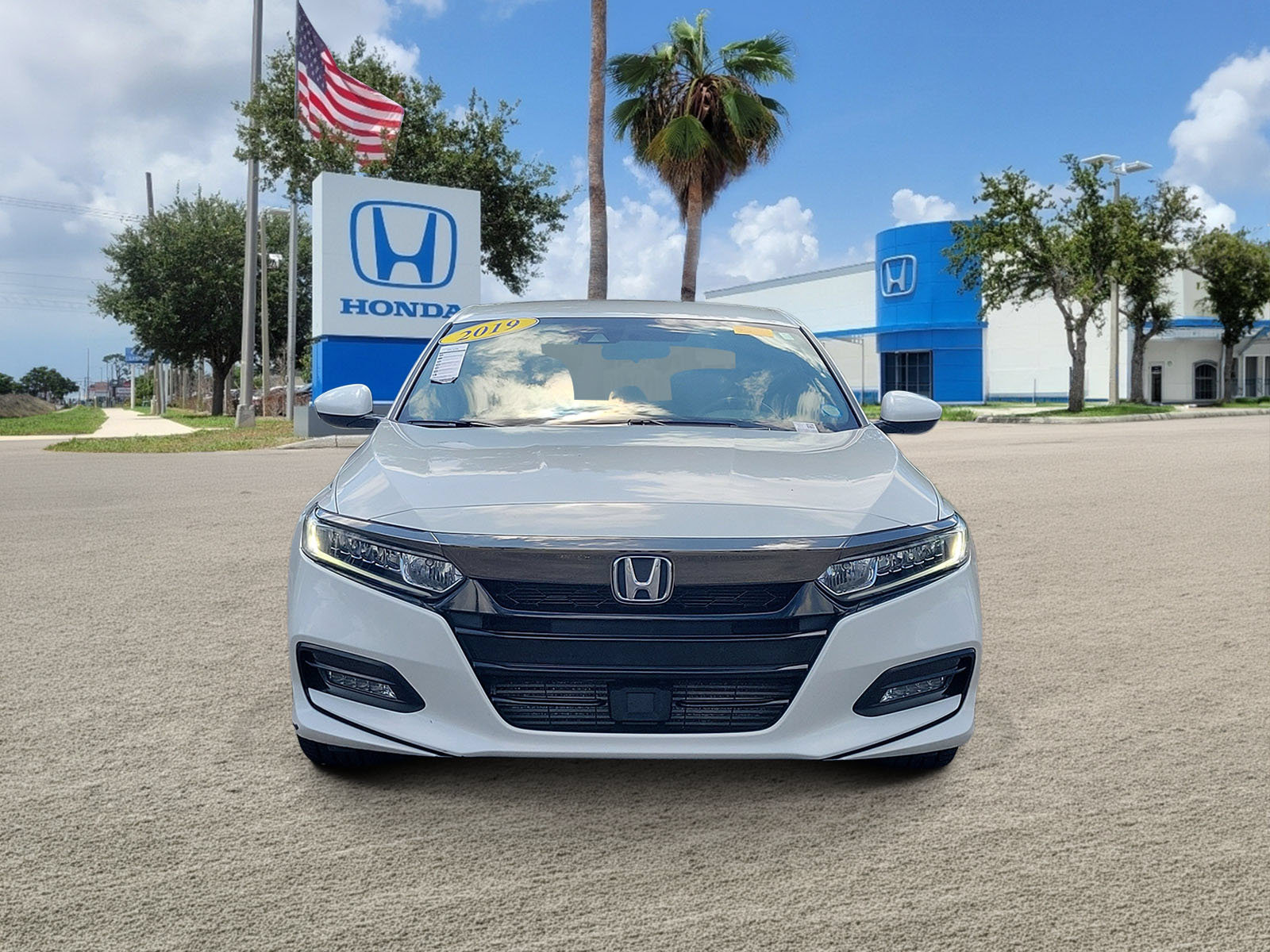 Used 2019 Honda Accord Sport image 2