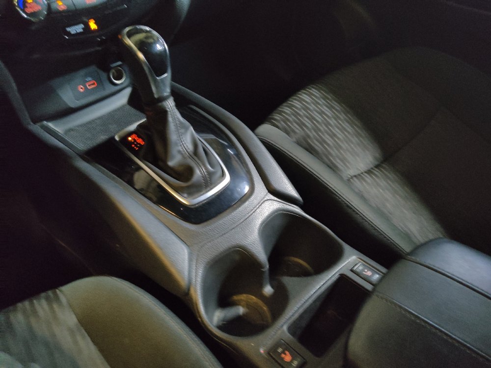Used 2020 Nissan Rogue SV FWD image 26