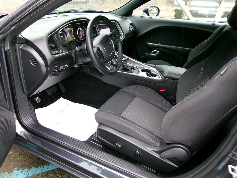 Used 2019 Dodge Challenger SXT image 14