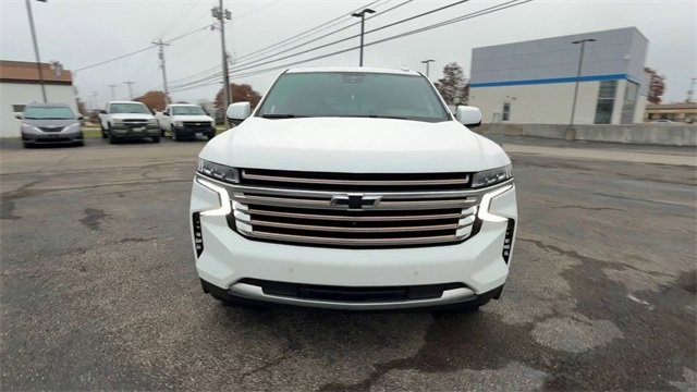 Used 2024 Chevrolet Tahoe High Country image 3