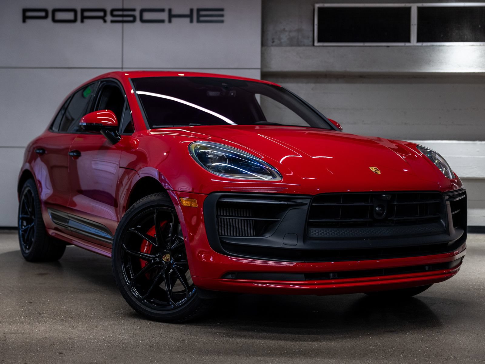 Certified 2024 Porsche Macan GTS AWD/4WD image 10