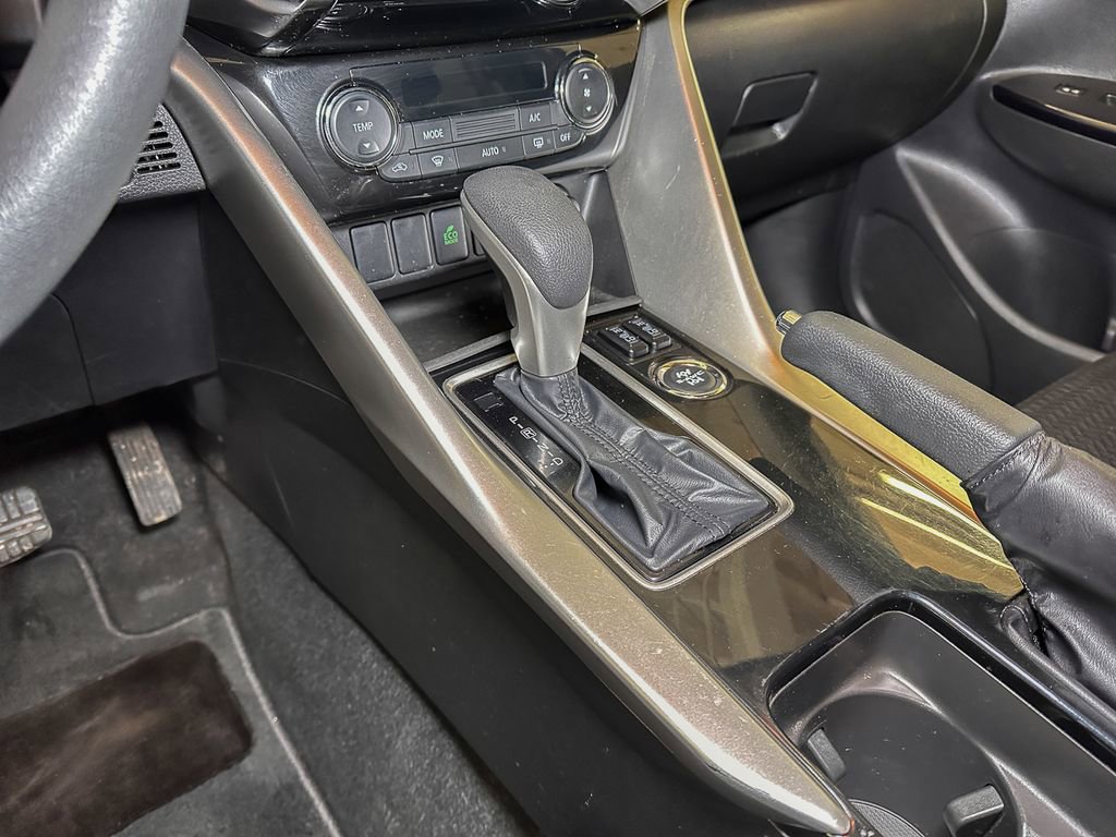 Used 2024 Mitsubishi Eclipse Cross AWD image 39