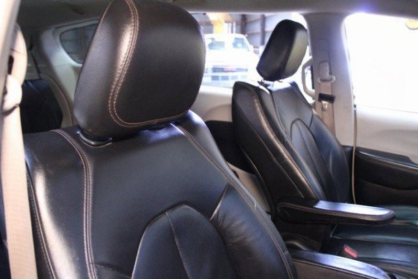 Used 2020 Chrysler Voyager Lxi image 11