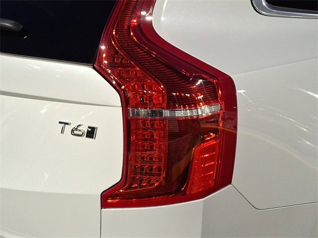 Used 2020 Volvo XC90 T6 Momentum w/ Protection Package Premier image 16